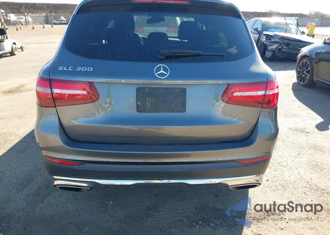 2017 Mercedes-Benz Glc 300 z USA, uszkodzony, nr VIN WDC0G4JB7HF196203